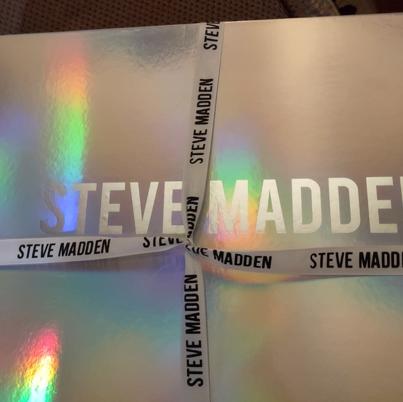 $ DROP!! Steve Madden Red and White 3 Piece Pet Lover's Set. ~New in Gift Box~ - Picture 9 of 14